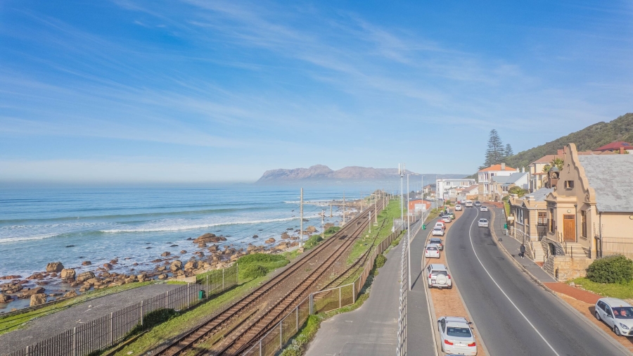2 Bedroom Property for Sale in Muizenberg Western Cape